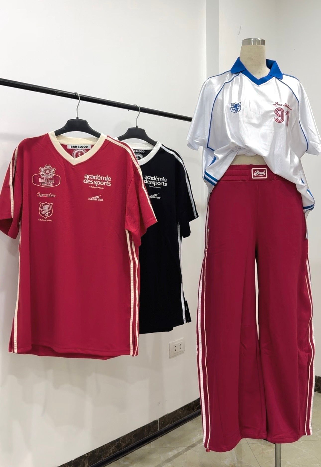  Áo Phông BadBlood Sports Club Jersey ADS Short Sleeve w-tee24-074 Màu Đỏ / Đen 