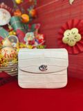  Túi Đeo Chéo Coach Cassie Croc-Embossed Crossbody Bag CV435 Màu Trắng Ngà 