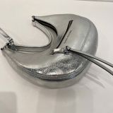  Túi Đeo Vai Marc Jacobs Metallic Small Crinkle Cruiser Shoulder Bag Màu Bạc 