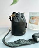  Túi Bucket Marc Jacobs Leather Bucket Bag in Black 