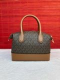  Túi Đeo Chéo Michael Kors MK Hyde Small Signature Logo Crossbody Bag Màu Nâu Logo 