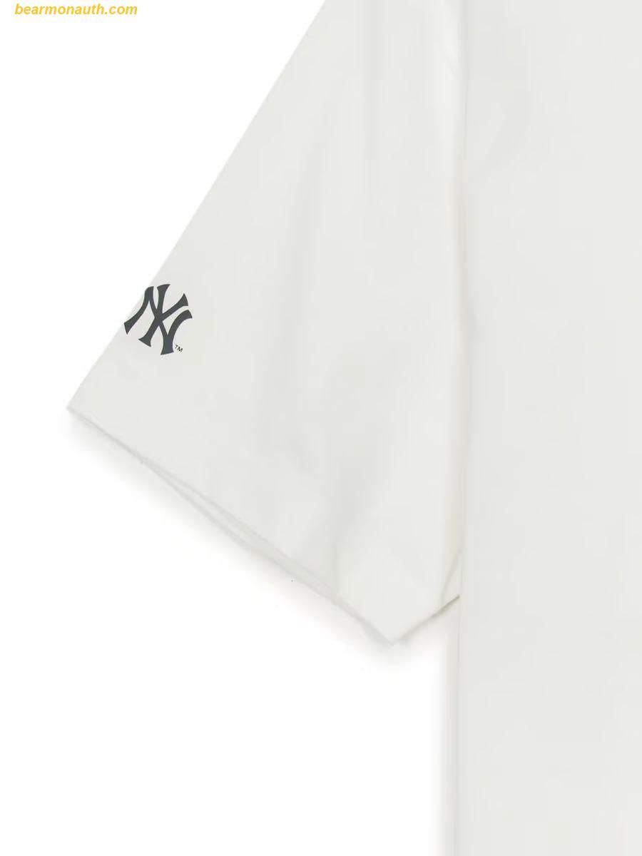 【MLB】Varsity Vintage Color Graphic Overfit Short Sleeve T Áo Phông MLB Varsity Vintage Color Graphic Overfit
