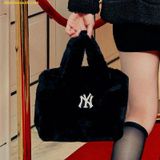  Túi Tote MLB Wms Basic Fur Fleece Tote Bag New Yankees York Yankees 3AORS0526-50BKS Màu Đen 