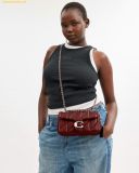  Túi Đeo Vai Coach Tabby 20 Quilted Chain Shoulder Bag Màu Đỏ 