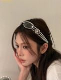  Kính Mát Gentle Monster Bijou De 02 - SKU: bijoude02 - Màu sắc: Trắng ngọc trai 