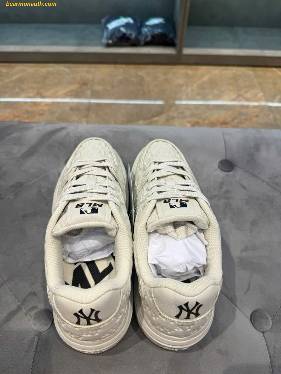 新作★男女兼用【MLB】Chunky Liner Embossed Monogram Coopers Giày Thể Thao MLB Chunky Liner Embo Monogram Coopers Town