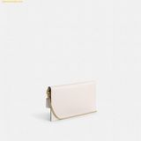  Túi Đeo Chéo Coach Essential Clutch Màu Trắng 