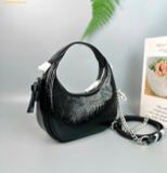  Túi Đeo Chéo Coach Carmen Mini Crossbody Bag In Black CW036 