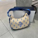  Túi Đeo Vai MLB Classic Monogram Jacquard Large Hobo Bag Boston Red Sox L.Sand 3ABQL023N-43SAL 