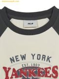  Áo Crop MLB Women's Varsity Vintage Washing Raglan Crop Short Sleeve T-Shirt New York Yankees 3FTSV0853-50CRS Màu Kem 