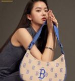  Túi Đeo Vai MLB Classic Monogram Jacquard Large Hobo Bag Boston Red Sox L.Sand 3ABQL023N-43SAL 