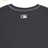  Áo Crop MLB Women's Vintage Graphic Slim Crop T-Shirt NY (Charcoal Grey) 3FTSN0243-50CGS - Đen 