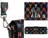  Túi Đeo Chéo MLB Monogram Rainbow Hoodie Bag New York Yankees 32Bgpc111 Màu Trắng và đen logo ny 7 màu 