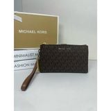  Ví Michael Kors MK Adele Monogram Clutch Bag 35F8GTVW0B Màu Nâu 