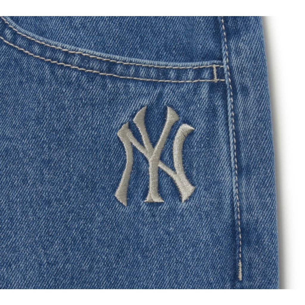 【MLB】 Women's Varsity Logo Wide Denim Pants upload_11191acf3c714ac79242e0b