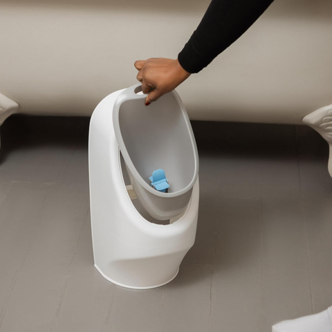  Nuby Bô đi tiểu bằng nhựa dành cho bé trai từ 18 tháng trở lên 76509 