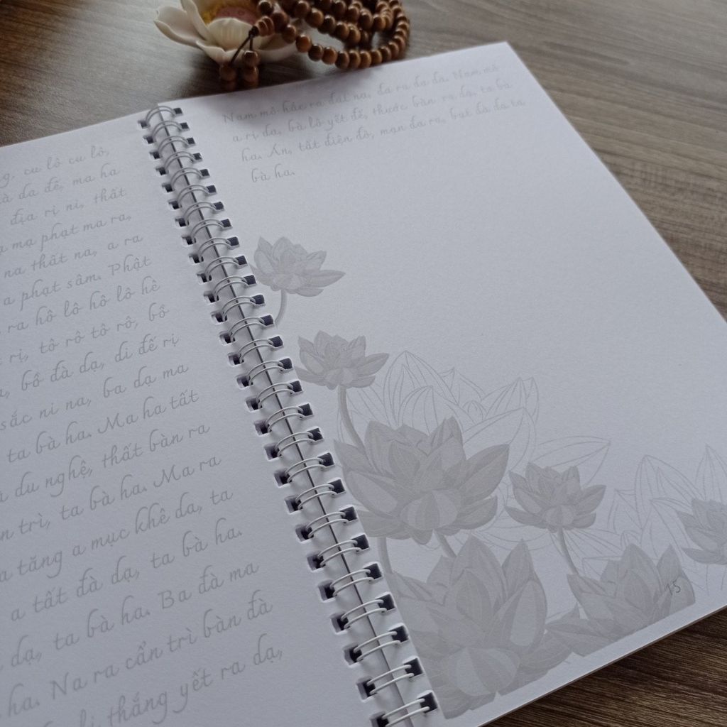 Sổ tay chép Kinh Sám Hối in mờ