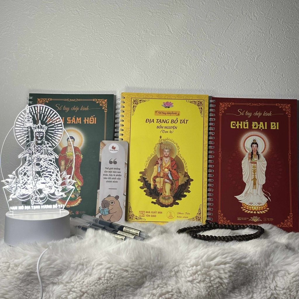 Combo 3 cuốn Sổ chép in mờ cao cấp + Đèn led khắc tượng Địa Tạng Vương Bồ Tát ( Tặng kèm vòng trầm và bút )