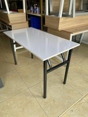 Bàn Gấp Gọn chân ĐEn