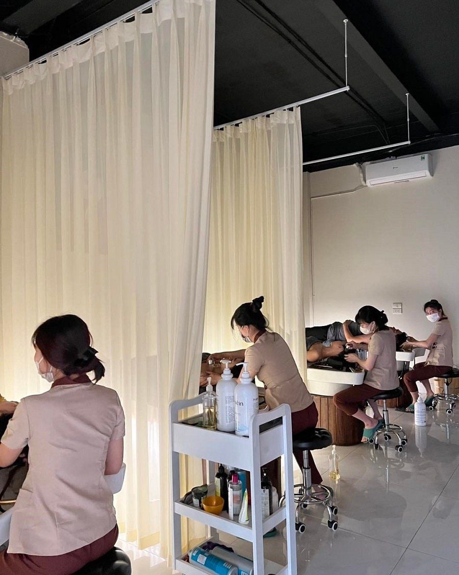  Massage trị liệu cổ vai gáy 