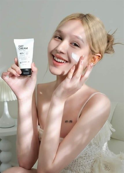 Kem Dưỡng Ban Ngày Kyung Lab Day Cream 45% 50ml (06/2027)