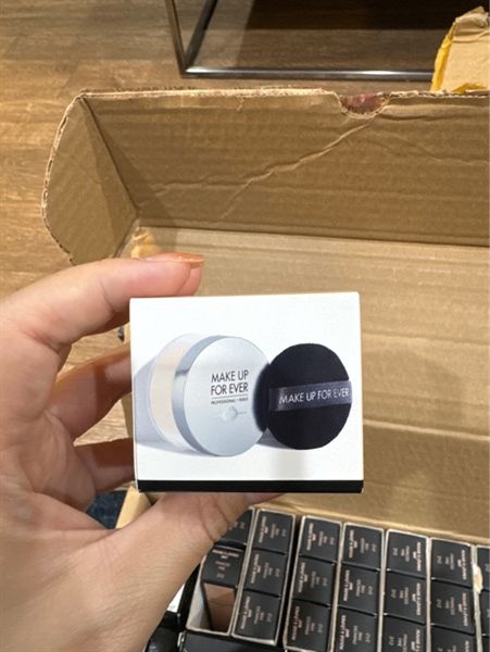 Phấn Phủ Bột Make Up For Ever Ultra HD 5.5g
