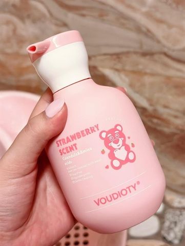 Sữa Tắm Gội Trẻ em Voudioty Gấu dâu 300ml