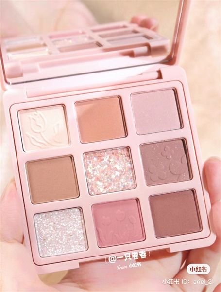 Phấn Mắt Gogo Tales Secret Garden 8 Ô Nội Địa Trung 11.5g (12/2026)