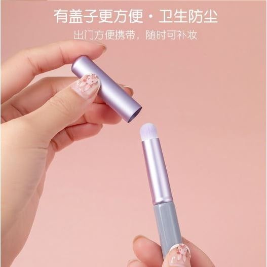 Cọ Môi Nội Địa Trung Có Nắp Đậy