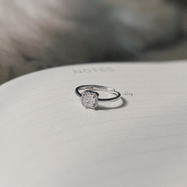  Nhẫn Mặt Đá Vuông Nhỏ Lấp Lánh (Chiếc) 