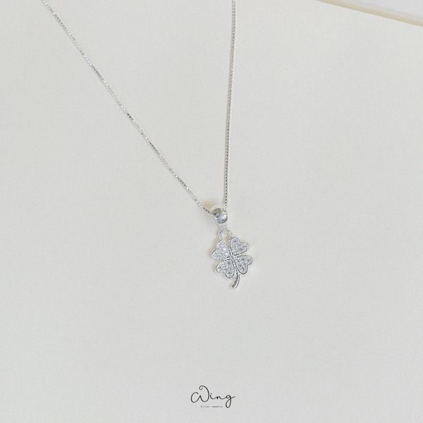  Dây Chuyền Cỏ 4 Lá Gắn Đá Đơn Giản 