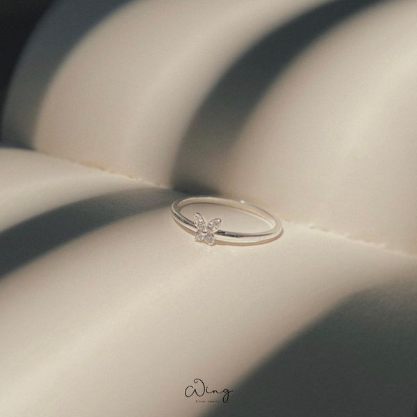  Nhẫn Mặt Đá Bướm Mini Thân Trơn (Chiếc) 