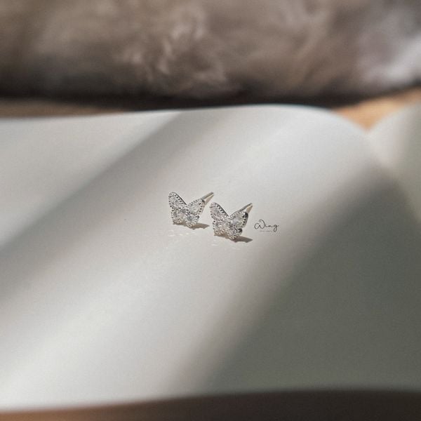  Khuyên Tai Bướm Đá Nhỏ Viền Bi (Đôi) 