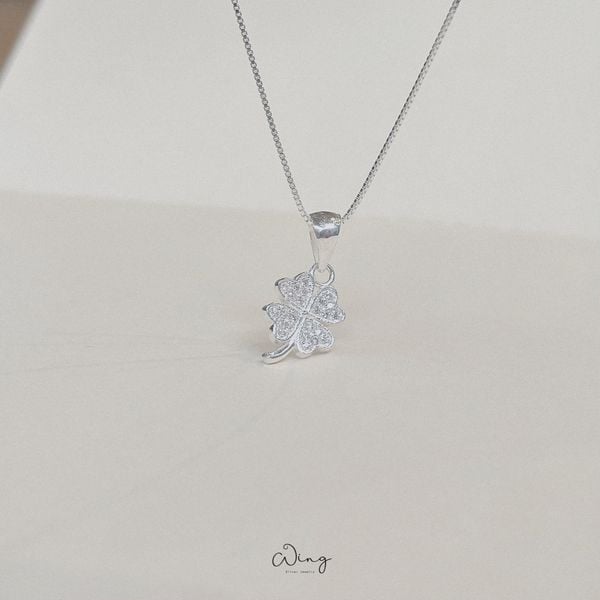  Dây Chuyền Cỏ 4 Lá Gắn Đá Đơn Giản 