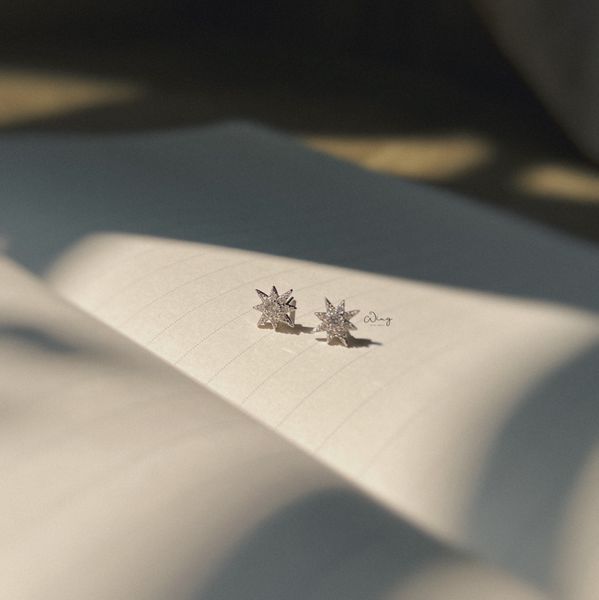  Khuyên Tai Mặt Trời Gắn Đá (Đôi) 