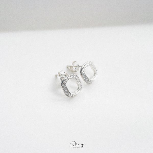  Khuyên Tai Hình Vuông Uốn Vát Gắn Đá (Đôi) 