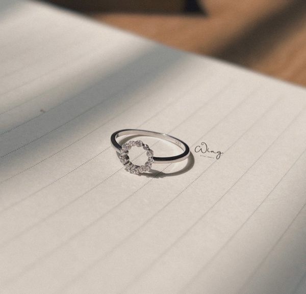  Nhẫn Bạc Mặt Đá Tròn Rỗng Viền Đá (Chiếc) 