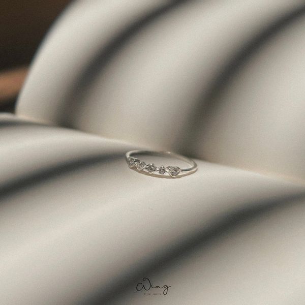  Nhẫn 5 Viên Đá Phối Ngẫu Nhiên Thân Trơn (Chiếc) 