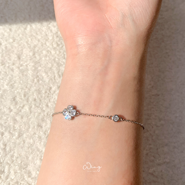  Lắc Tay Cỏ 4 Lá Viền Đá Tròn 