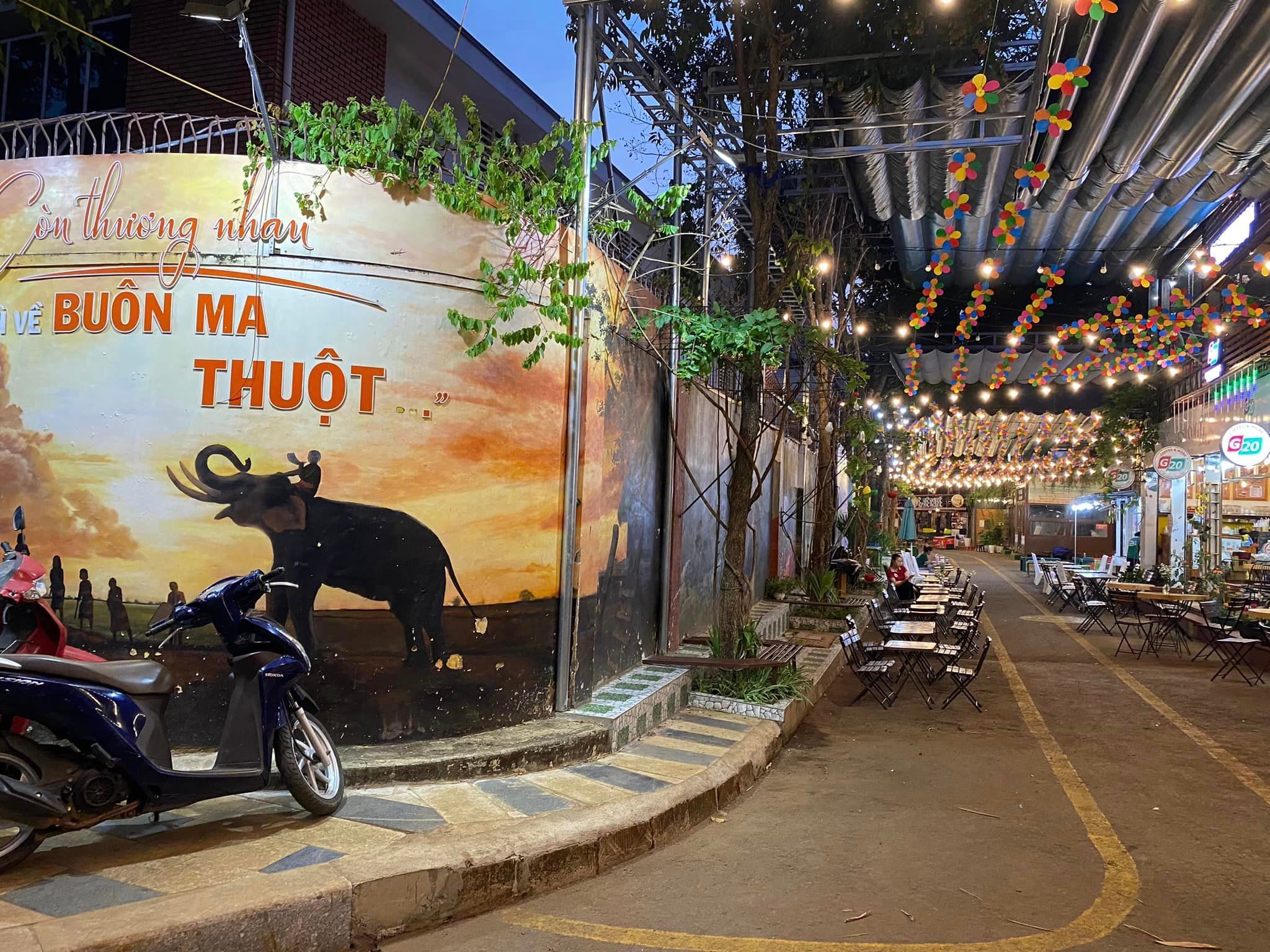  Đến Đường sách Buôn Ma Thuột, vừa có sách hay lại có ảnh xinh mang về 