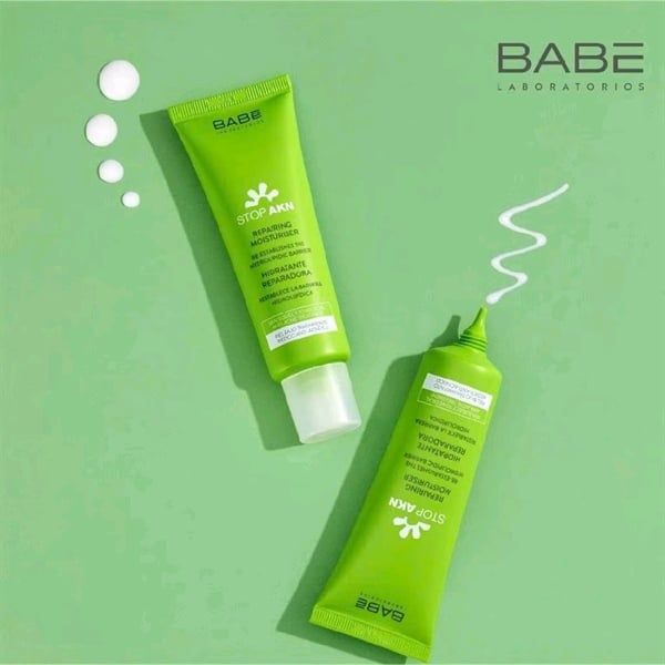 Kem Dưỡng Ẩm Phục Hồi Cho Da Mụn Laboratorios BABE Stop AKN 50ml