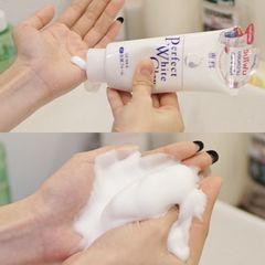 Sữa Rửa Mặt Đều Màu Mướt Mịn Senka Perfect Whip White Clay 120g
