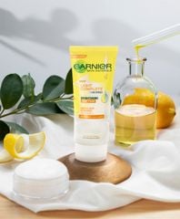 Sữa Rửa Mặt Garnier Tạo Bọt Dưỡng Sáng Làn Da Light Complete Vitamin C Whip Foam 50ml
