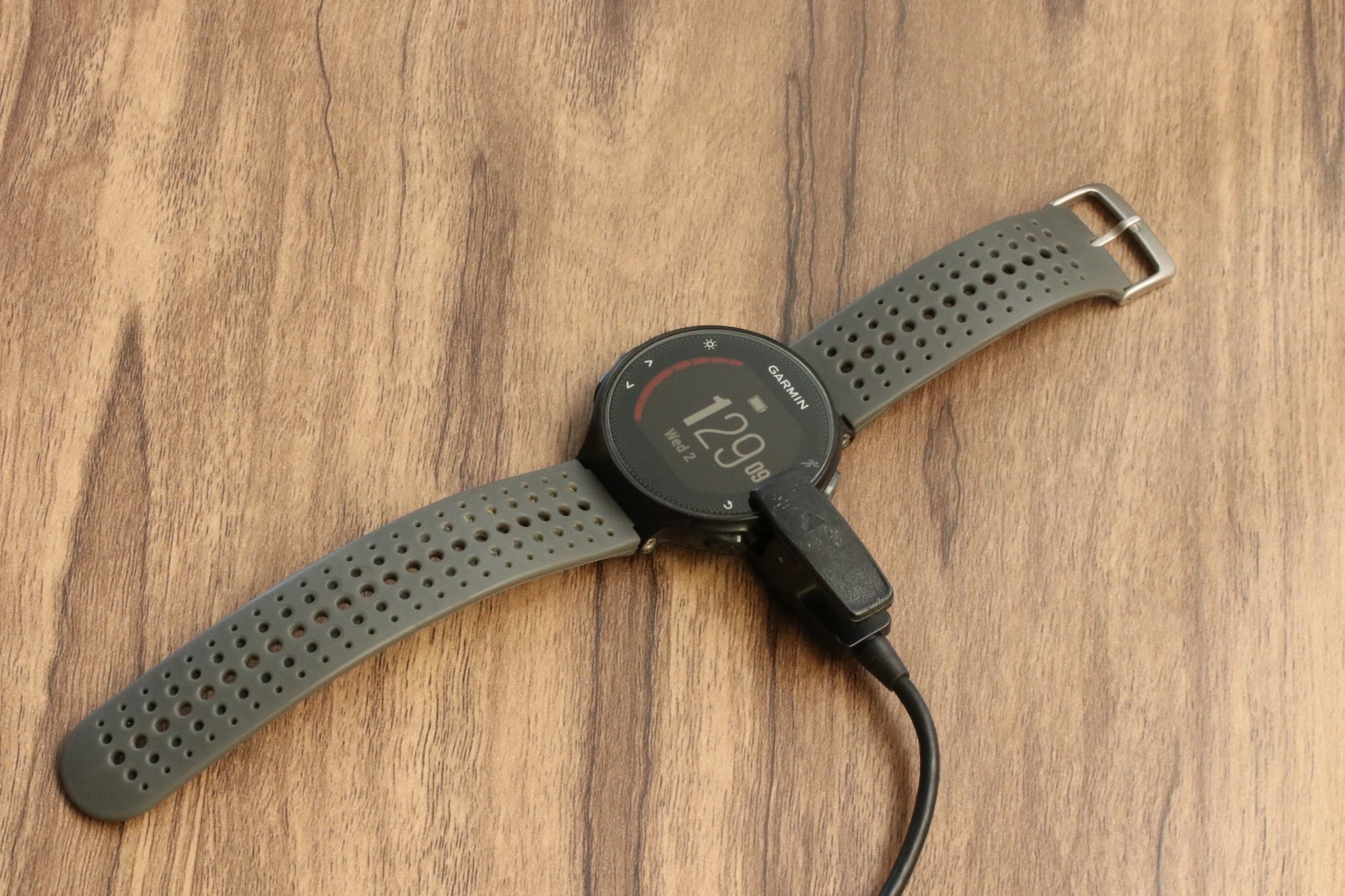 NG H C GARMIN FORERUNNER 235 4DY668079 Yeu Da Ngo i