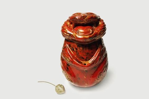 Nhâm Nhi Dần đỏ