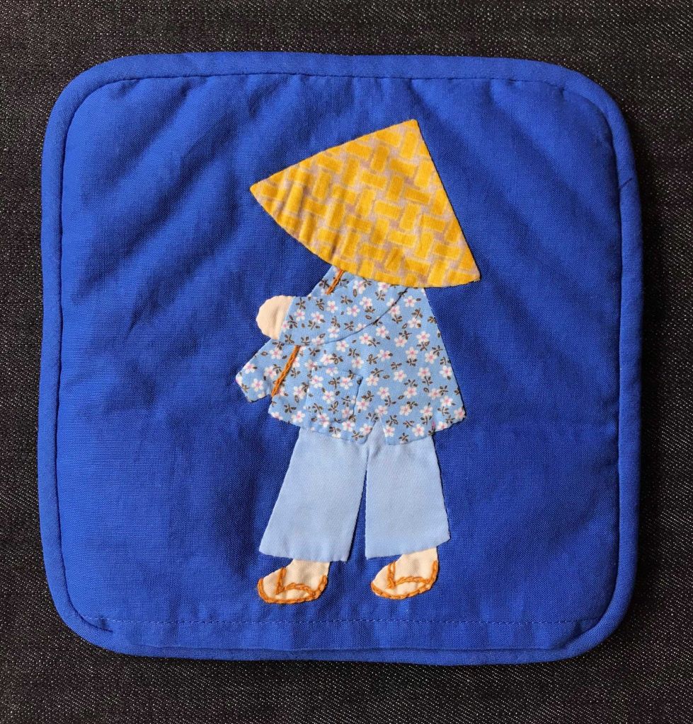Lót nồi hình cô gái 20x20 cm