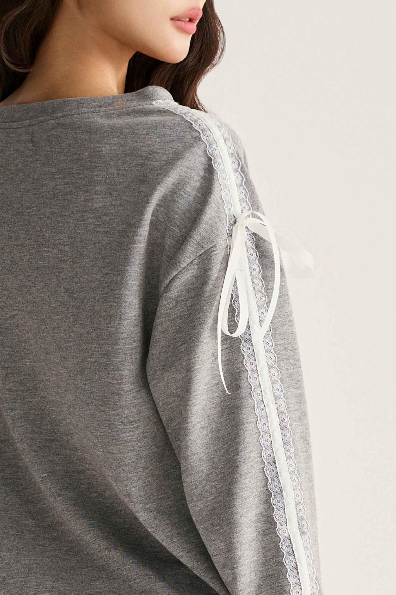 Ribbon Sweatshirt