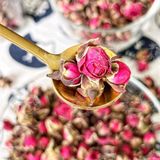  Nụ Hồng Tây Tạng (Nguyên Nụ Đẹp, Thơm) Sấy Khô Cao Cấp - Chai Thủy Tinh Cao Cấp 250gr 