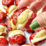  Táo Đỏ Kẹp Sữa Nhân Hạt Điều (Burger táo đỏ nhân marshmallow sữa kẹp hạt điều) Túi 500gr 
