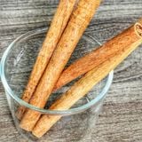  Thanh Quế Sấy Khô Cắt 10Cm (Thanh Quế Đã Cạo Sạch Vỏ/ Quế Khâu) - Túi 500gr 